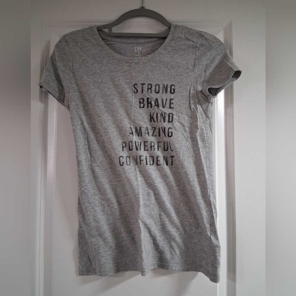 ☀️ 3 For $20 GAP Heather Gray Motivational Tee